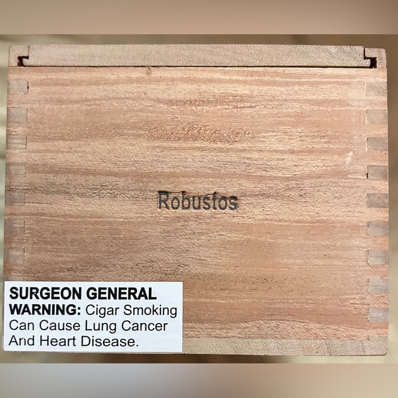 ELREYDEL MUNDO Empty Wooden Cigar Box - Picture 2 of 7